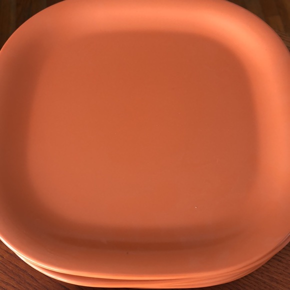 Set of Melamine Dishware - Picture 3 of 6